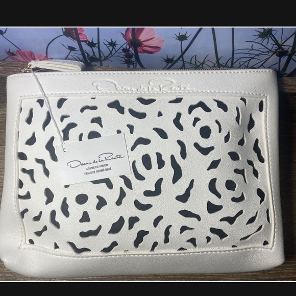 Oscar de la Renta pouch by Oscar de la renta parfum. - Picture 5 of 7